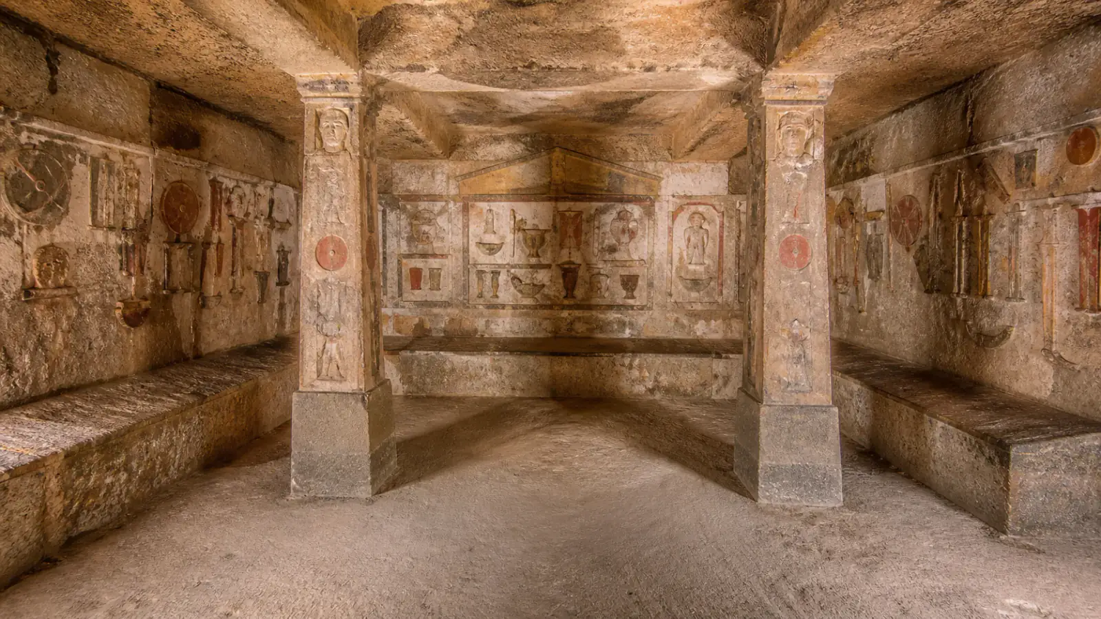 Recreación histórica específica de La Tumba de los Relieves de la familia Matuna, Banditaccia, Cerveteri, Lacio, Siglo IV a. C.