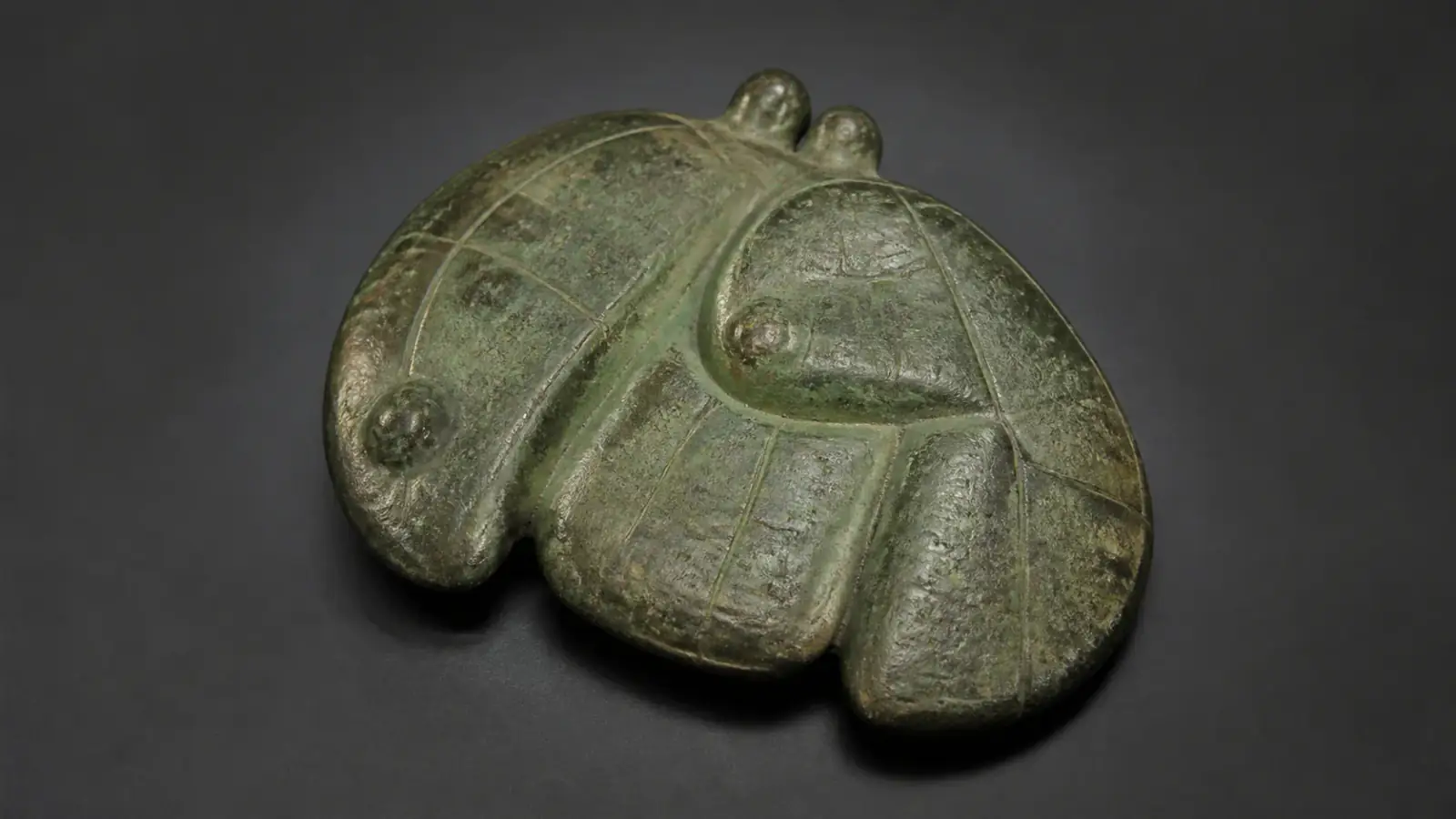 Recreación histórica específica de El hígado de bronce de Piacenza, Hallado cerca de Piacenza, Emilia-Romaña, Finales del siglo II–inicios del I a. C.