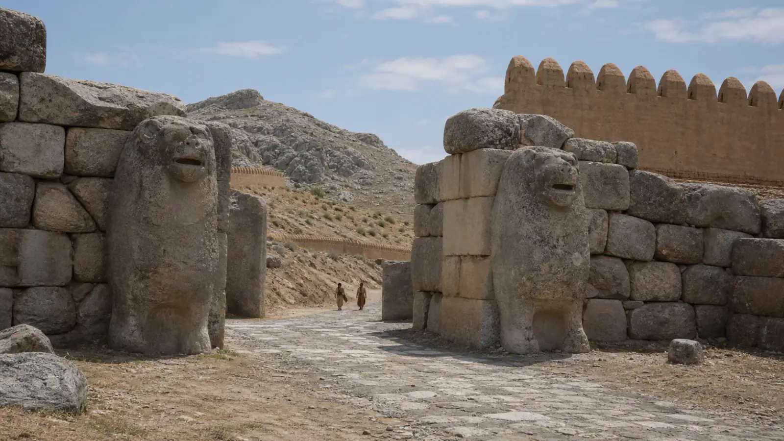 Recreación histórica específica de Dos leones guardaban una capital de tierra y piedra, Hattusa, Boğazkale, Anatolia central, Principalmente siglos XIV–XIII a. C.