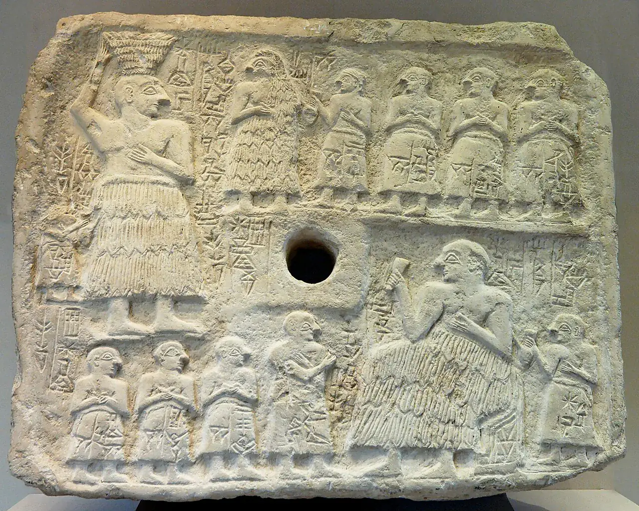 Fotografía del relieve original de Ur-Nanshe, AO 2344.