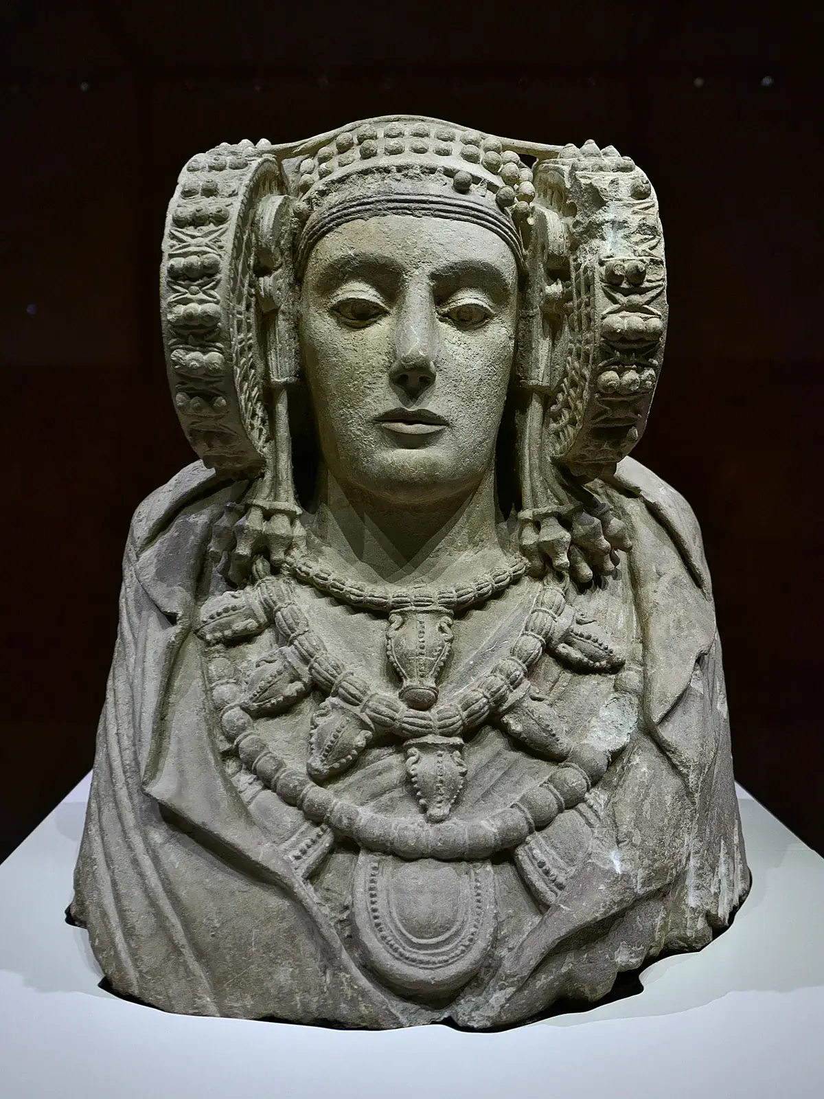 Museo Arqueológico Nacional (España) . La dama, sacerdotisa, princesa o diosa ibérica (ss.