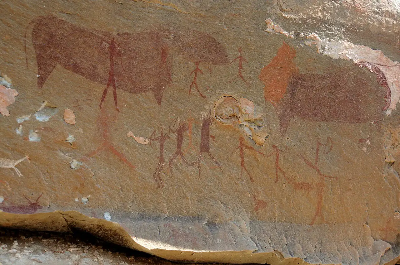 Detalle de elands pintados por artistas san en Eland Cave