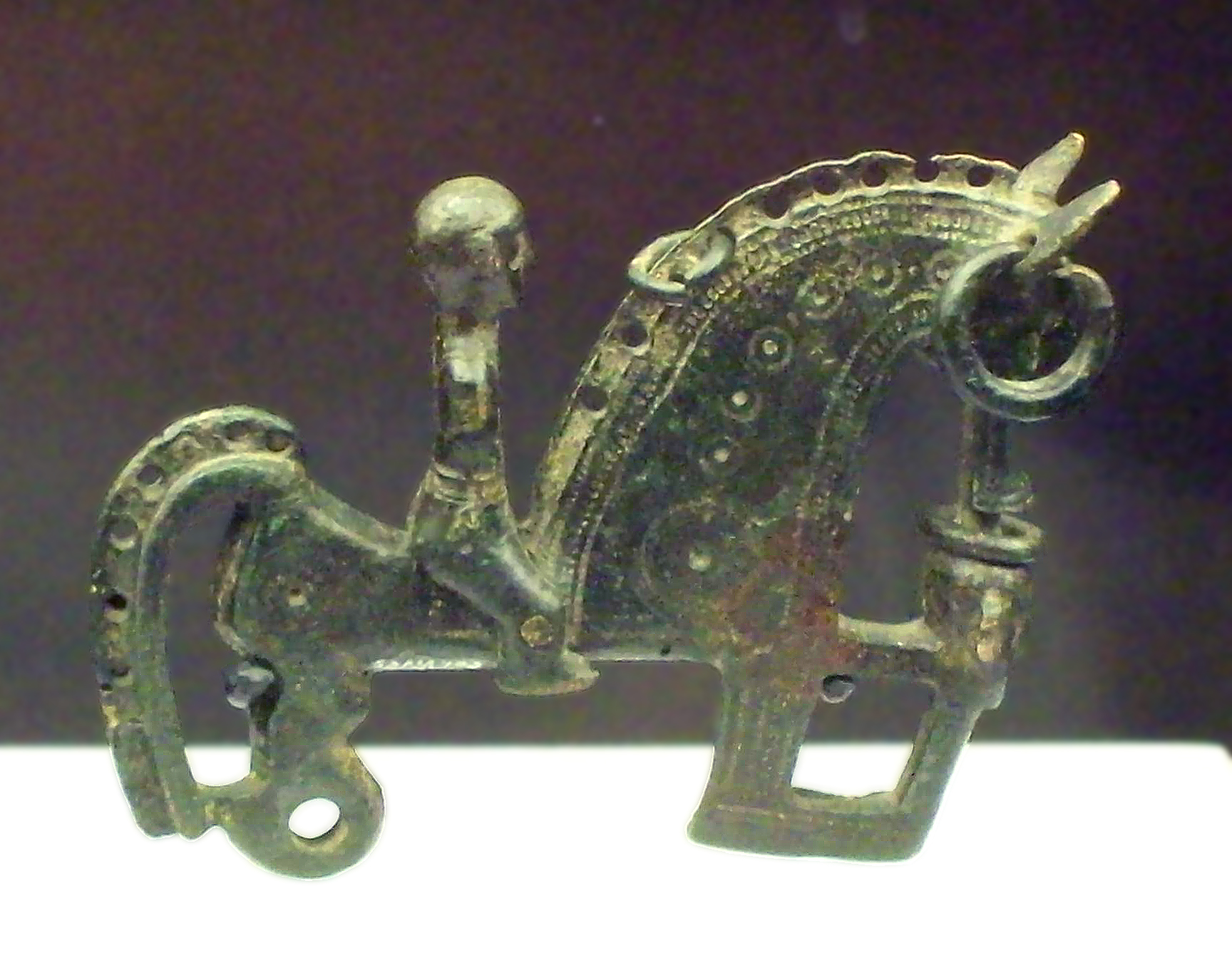 Fotografía del original: Fíbula de Lancia, MAN 22925.