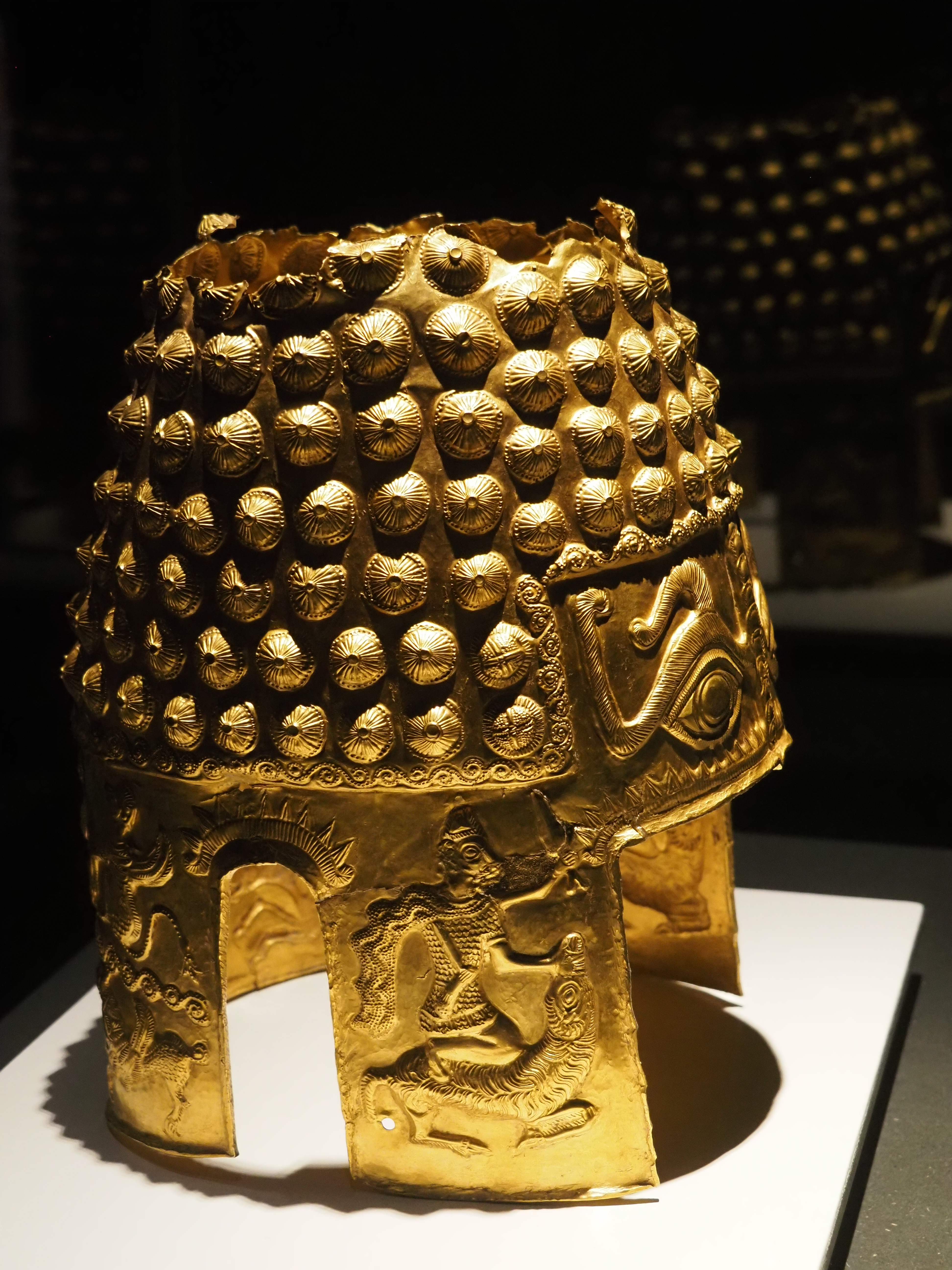 Fotografía del original: Casco de Coțofenești, 11420.