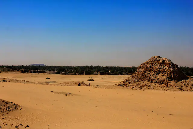 Dokumentarische Referenz: Nuri: Detail der Pyramide Nu1 des Taharqa.