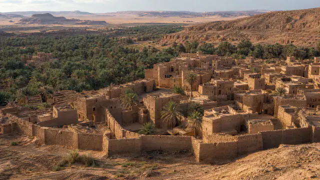 صورة جرمة: مدينة ترابية في الواحة